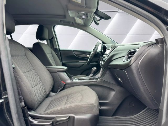 Vehicle image 10 of 22