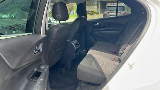 Vehicle image 28 of 34