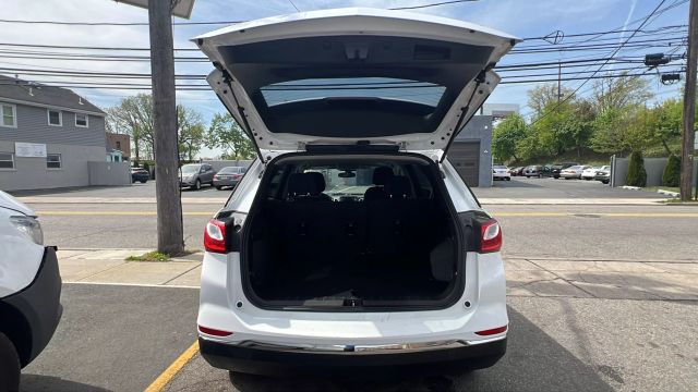 Vehicle image 9 of 34