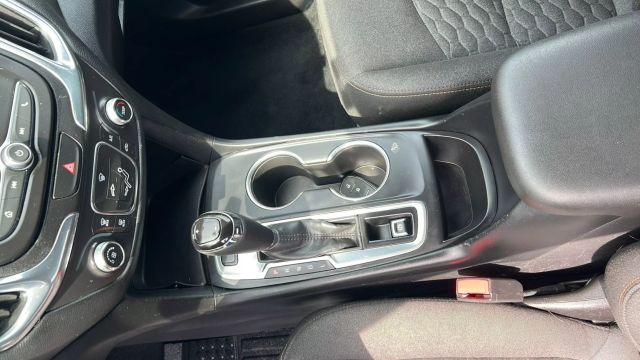 Vehicle image 26 of 34
