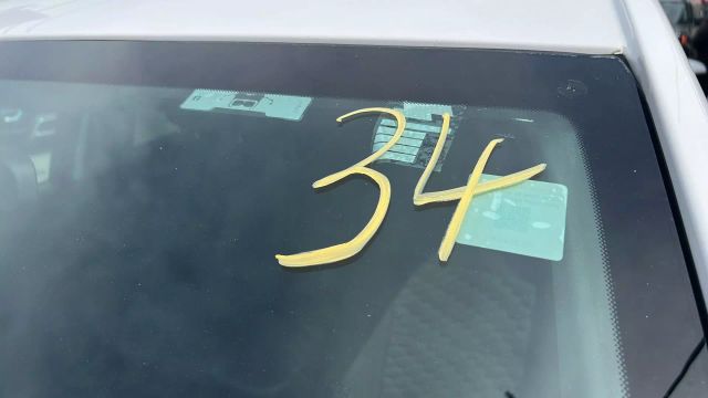 Vehicle image 33 of 34