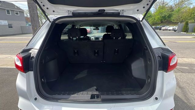 Vehicle image 10 of 34
