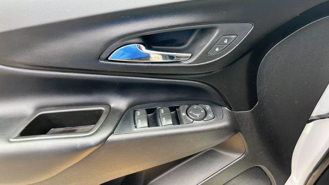 Vehicle image 23 of 34