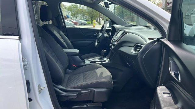 Vehicle image 31 of 34