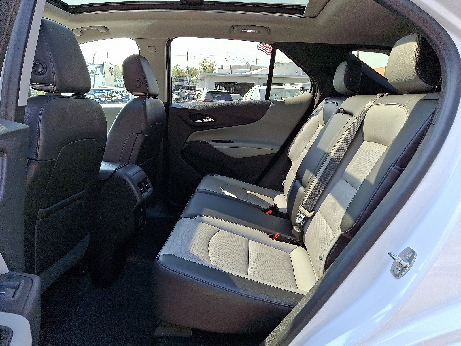 Vehicle image 10 of 30