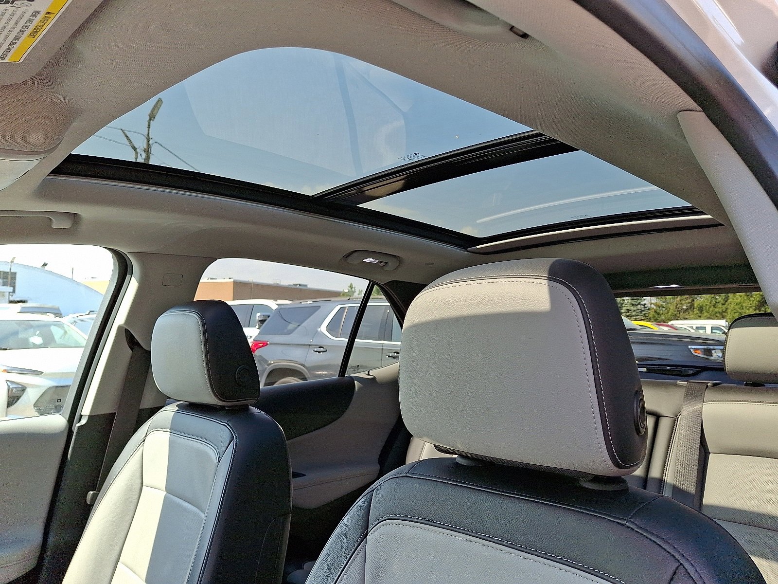 Vehicle image 14 of 30