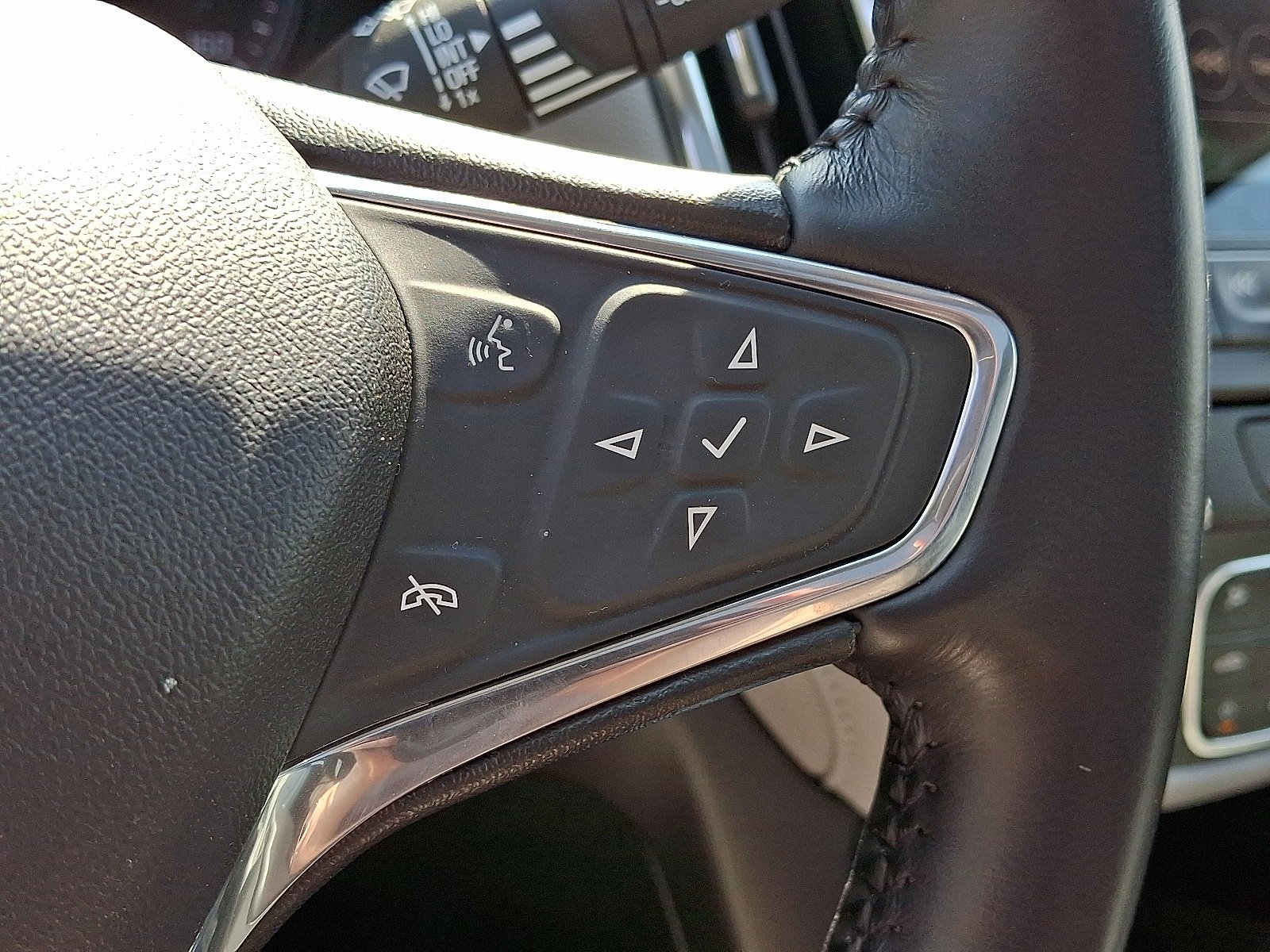 Vehicle image 23 of 30