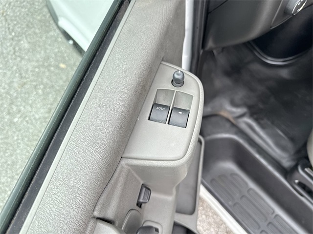 Vehicle image 23 of 28