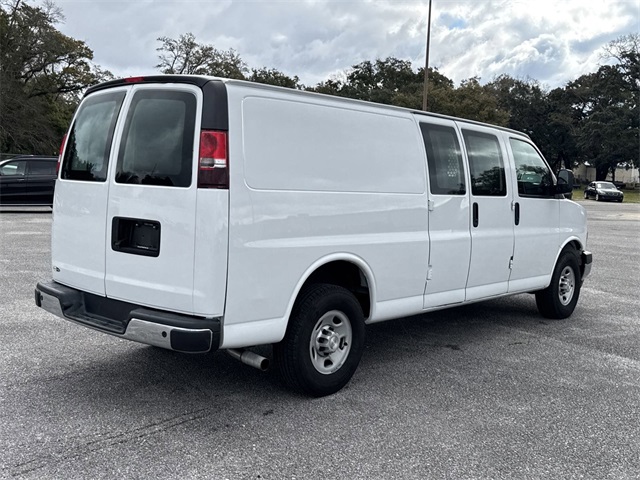 Vehicle image 3 of 28