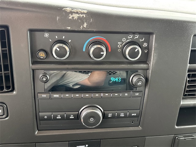 Vehicle image 12 of 28