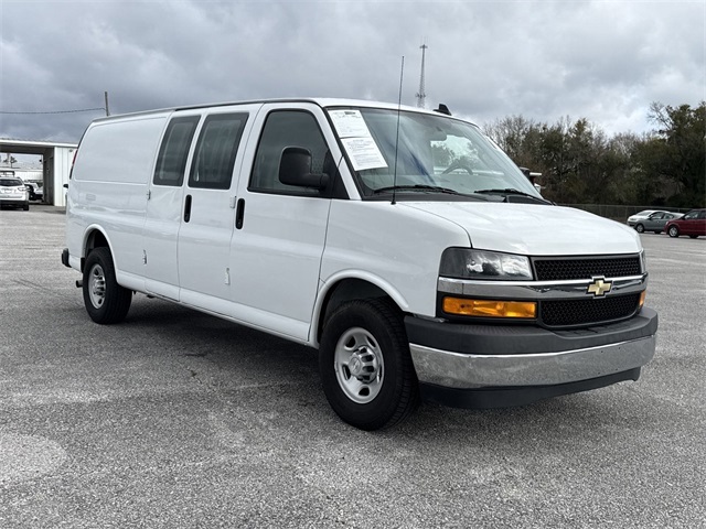 Vehicle image 4 of 28