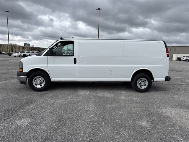 Vehicle image 2 of 28