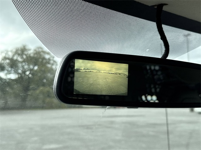 Vehicle image 13 of 28
