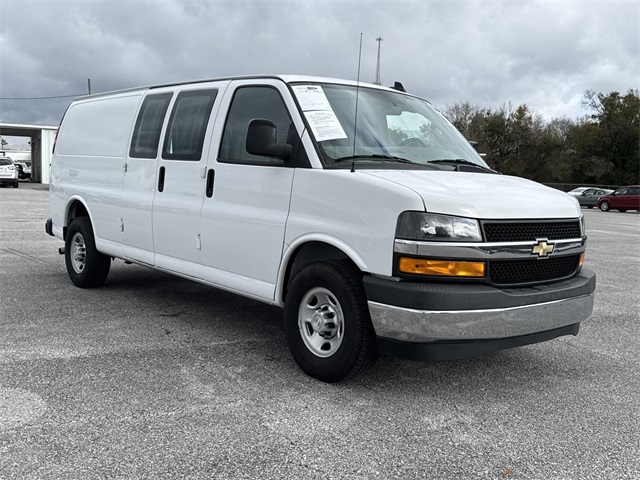 Vehicle image 8 of 28