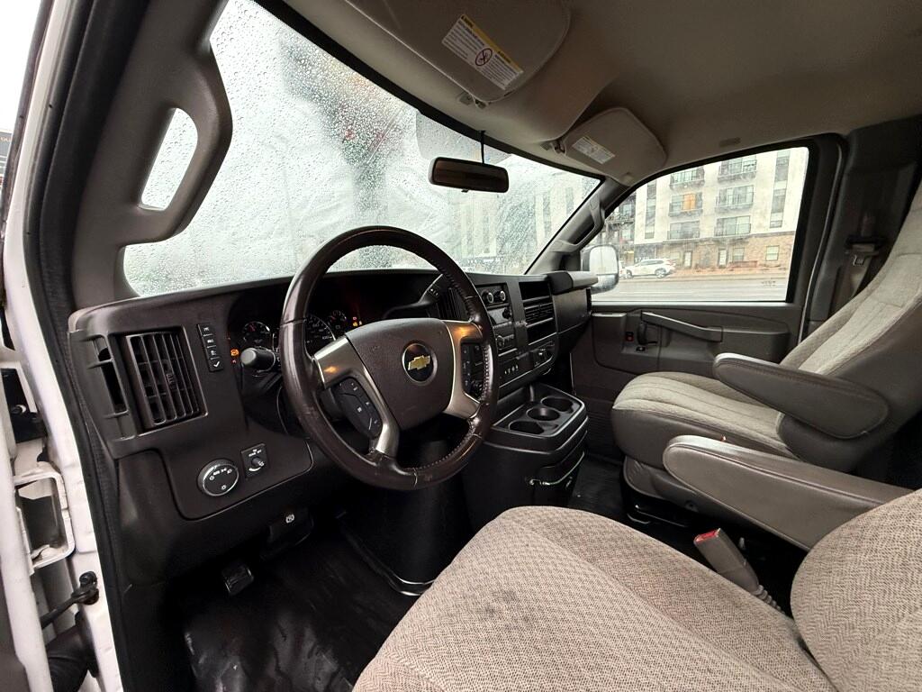Vehicle image 7 of 16