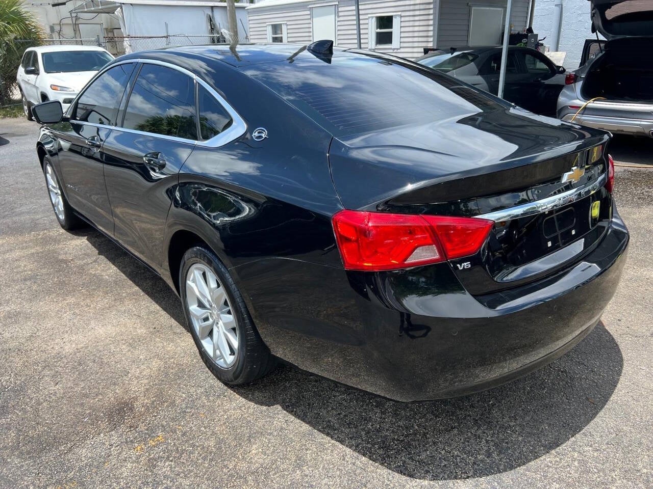 Vehicle image 7 of 50