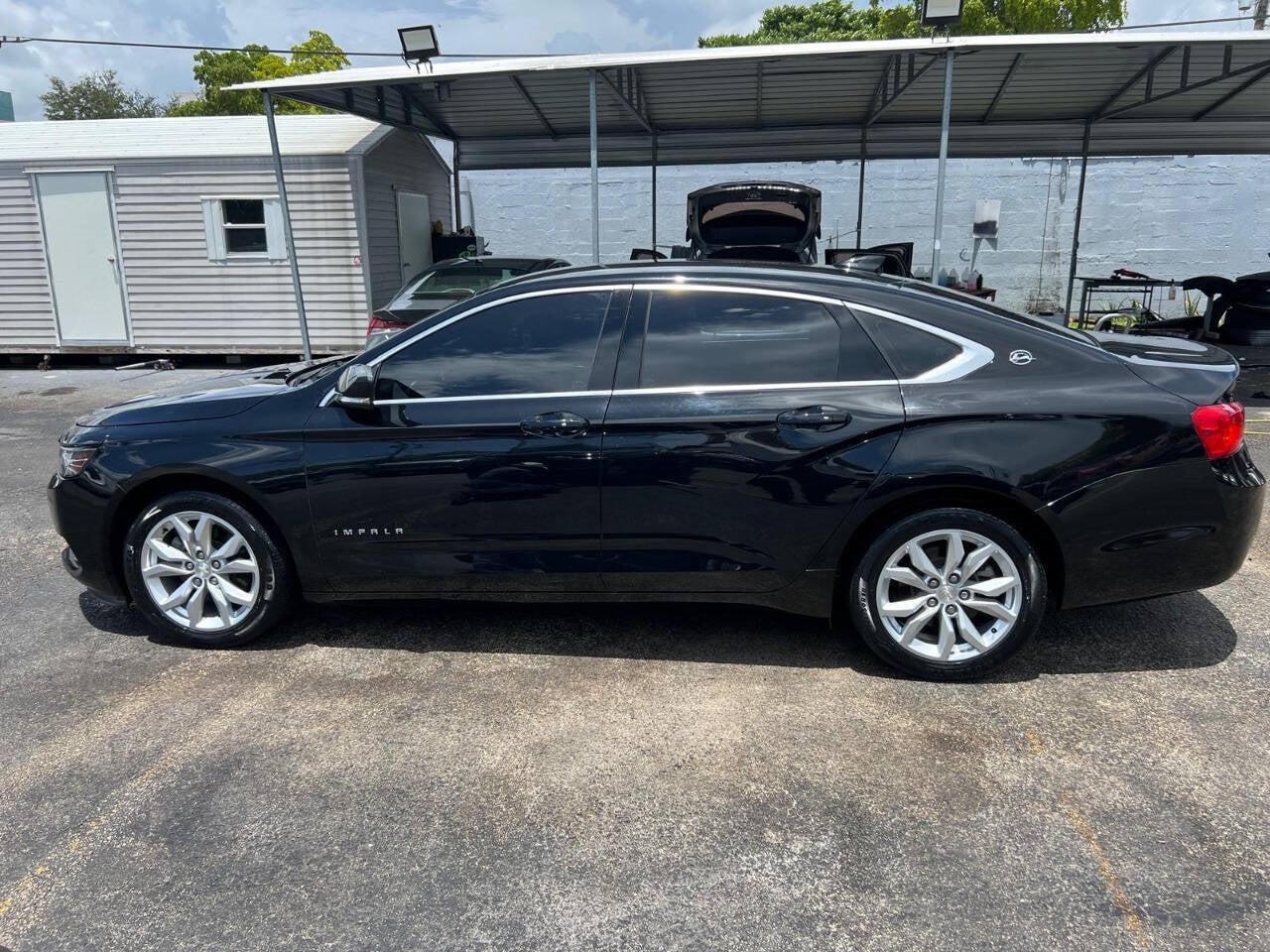 Vehicle image 9 of 50