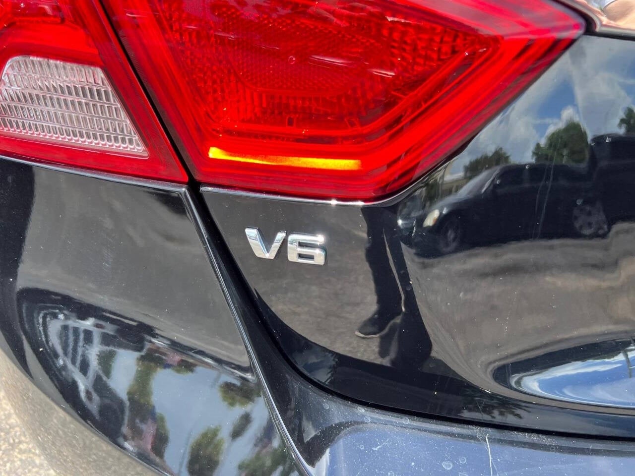 Vehicle image 43 of 50