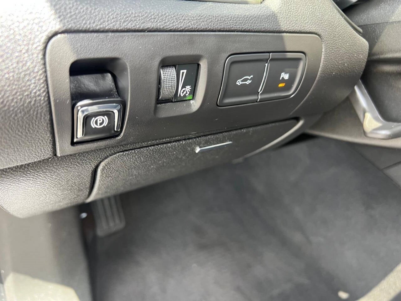 Vehicle image 39 of 50