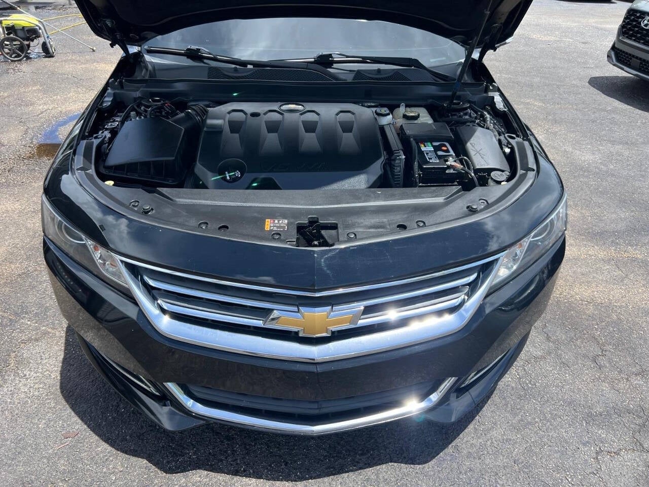 Vehicle image 40 of 50