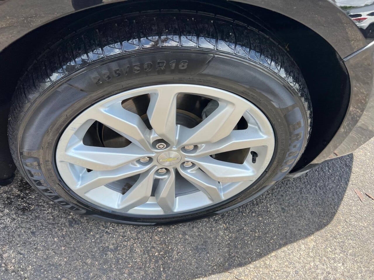 Vehicle image 14 of 50