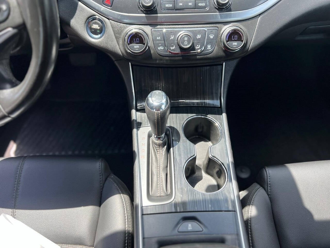 Vehicle image 24 of 38