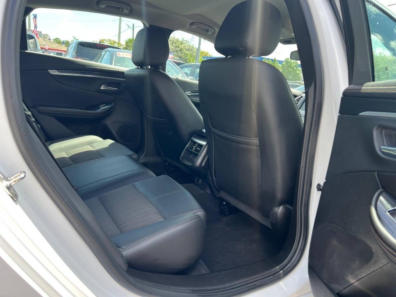 Vehicle image 17 of 38