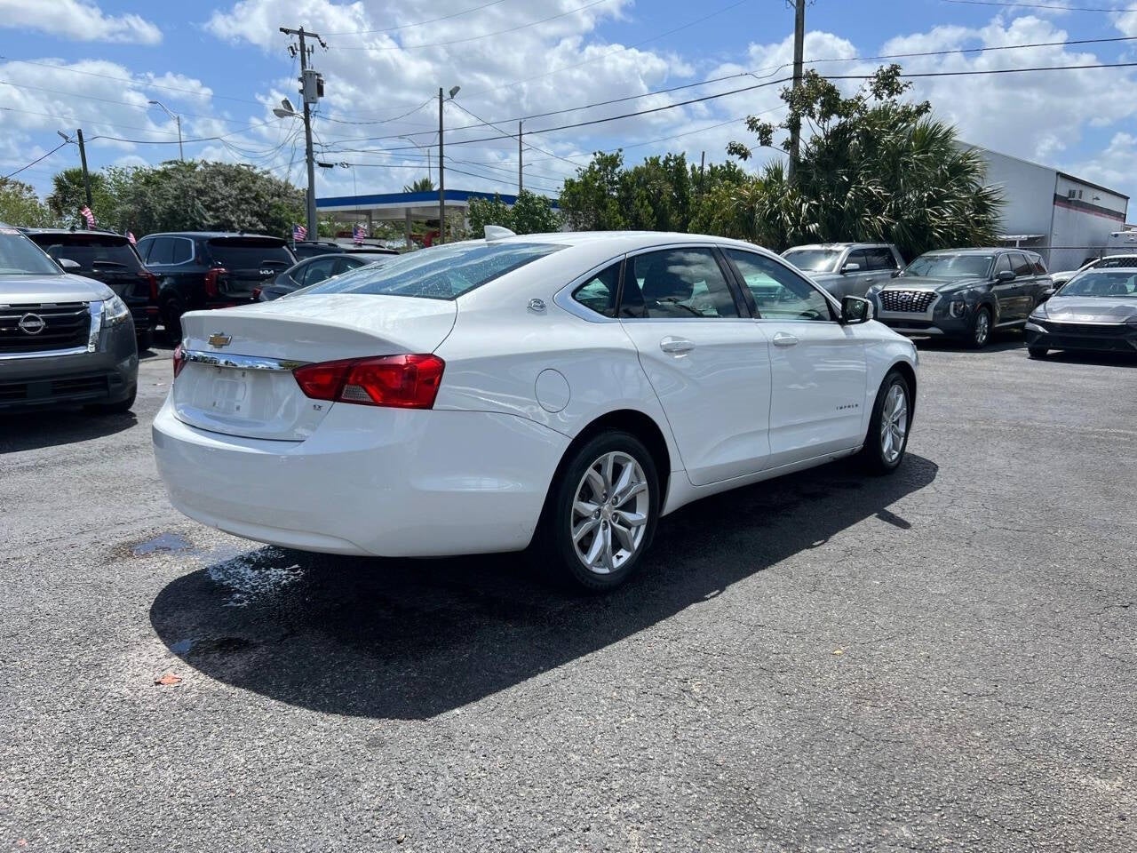 Vehicle image 8 of 38