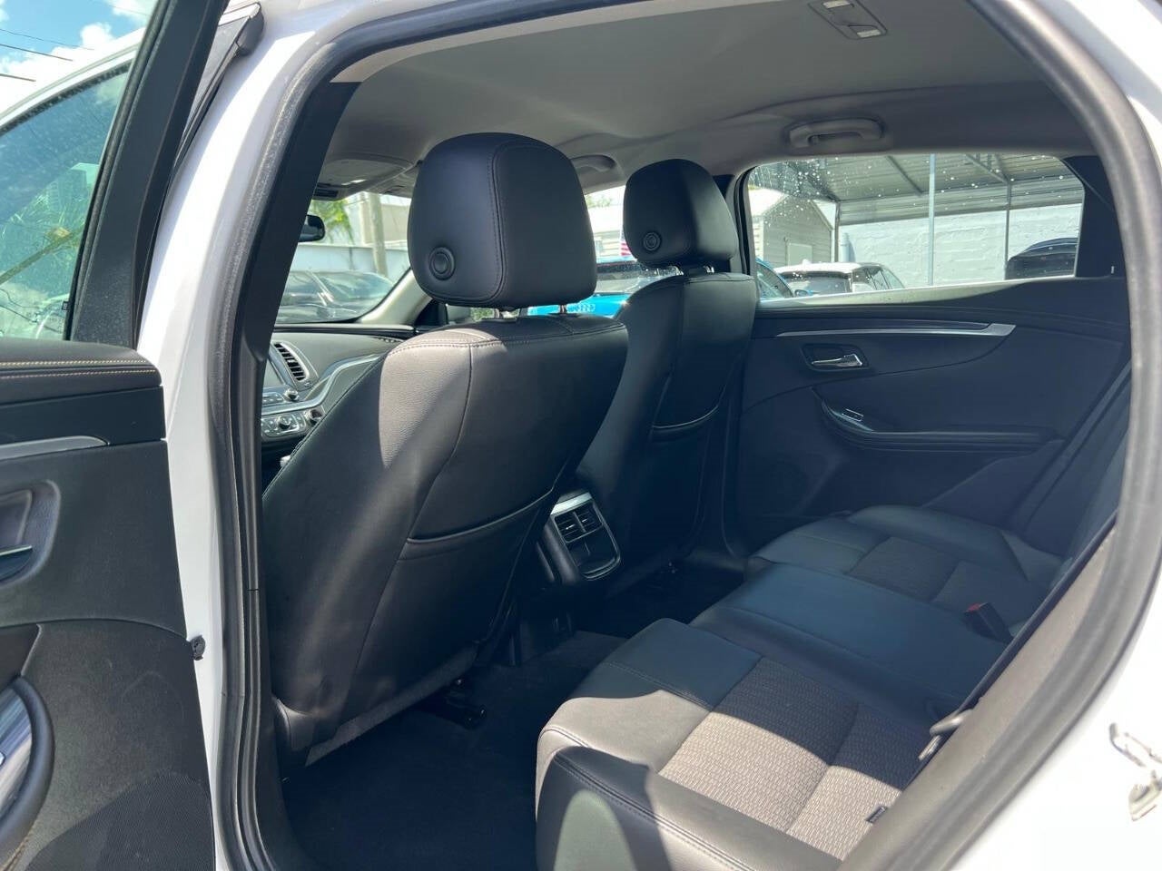 Vehicle image 19 of 38