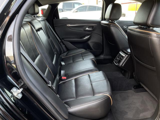 Vehicle image 11 of 41