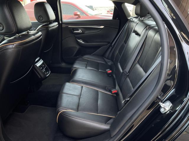 Vehicle image 14 of 41