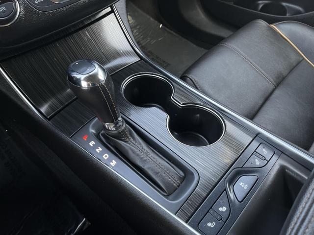 Vehicle image 33 of 41