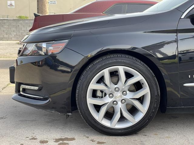 Vehicle image 37 of 41