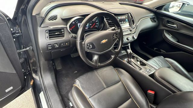 Vehicle image 23 of 33