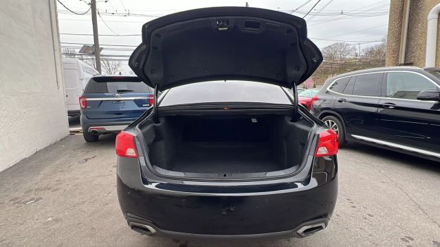 Vehicle image 9 of 33