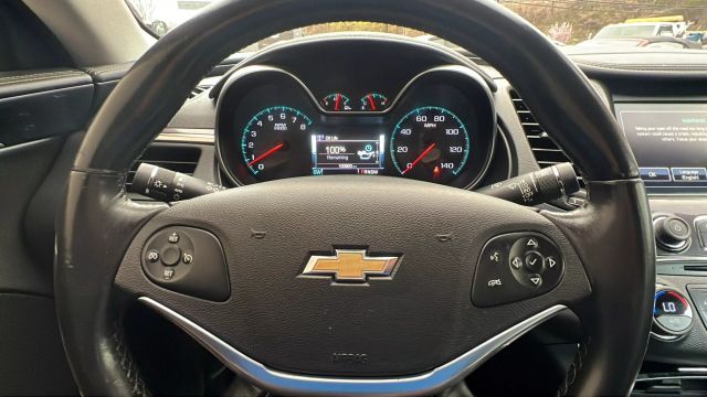 Vehicle image 13 of 33
