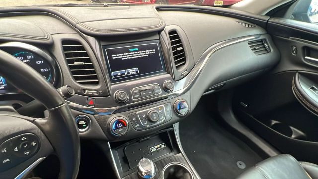 Vehicle image 17 of 33