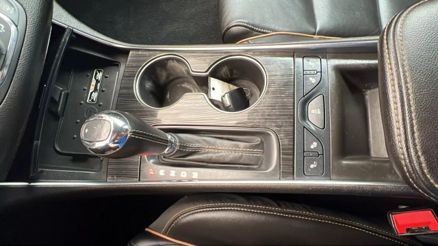 Vehicle image 18 of 33