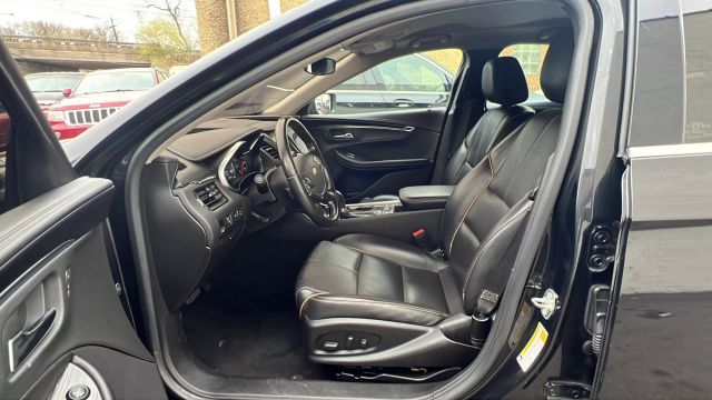 Vehicle image 26 of 33