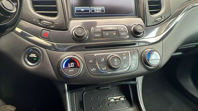 Vehicle image 19 of 33