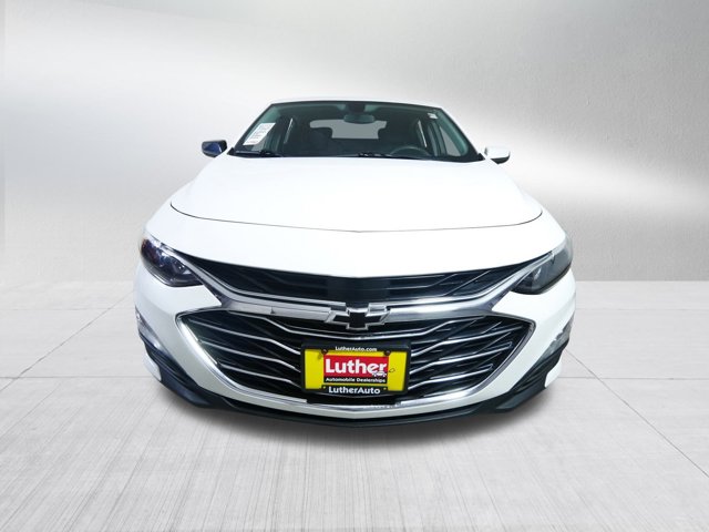 2019 Chevrolet Malibu LT Image 2 of 33