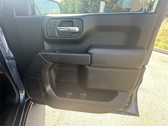 Vehicle image 14 of 30