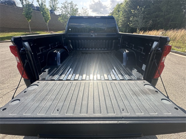 Vehicle image 18 of 30