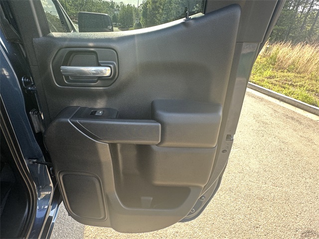 Vehicle image 16 of 30