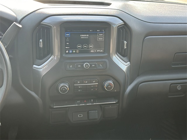 Vehicle image 26 of 30