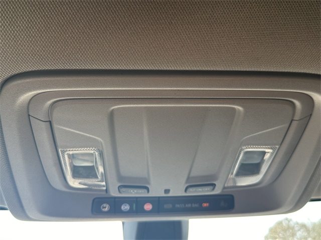 Vehicle image 28 of 30