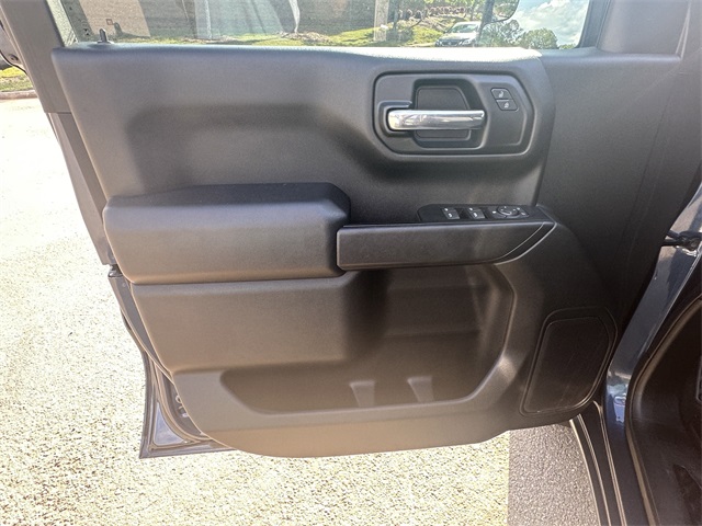 Vehicle image 10 of 30