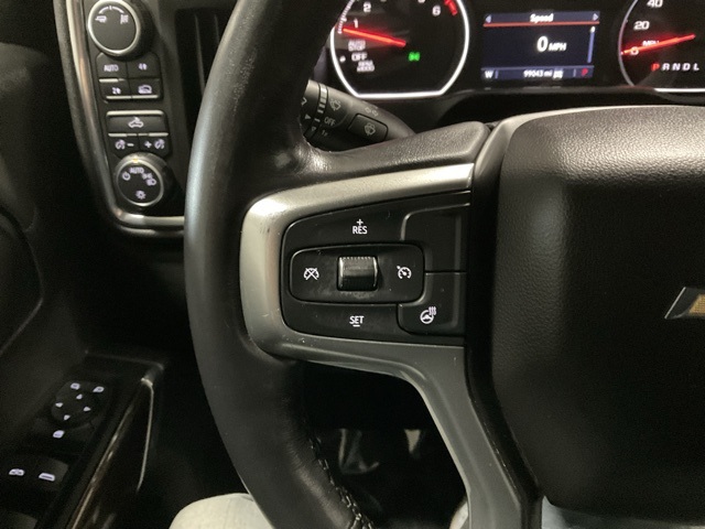 Vehicle image 17 of 33