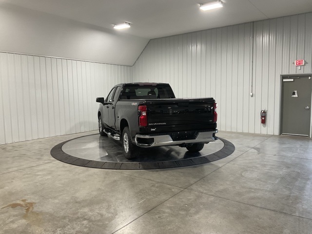 Vehicle image 7 of 33