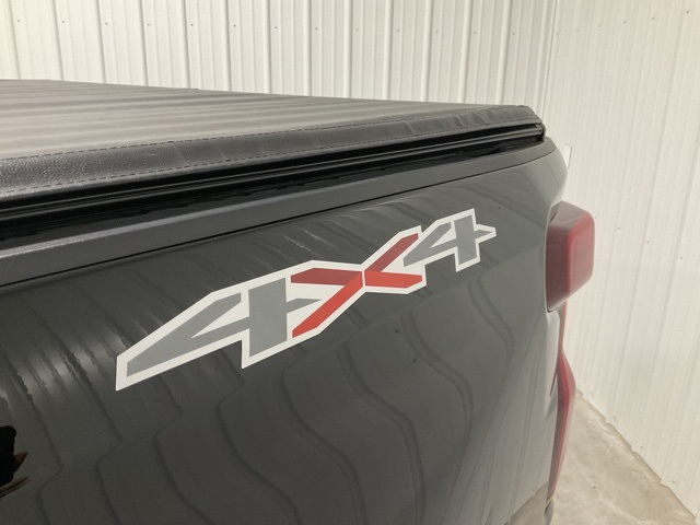 Vehicle image 10 of 33